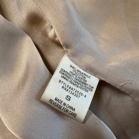 LINE & DOT Fur Vest Size Small in Beige Belted Rabbit Fur Shawl Collar - Picture 4 of 10